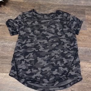 Lululemon loose fitted t shirt (not sure of the name) SIZE 4